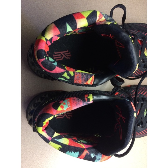 Nike Kyrie 1 Dream Basketball Size 11 Irving NDS - Picture 6 of 8